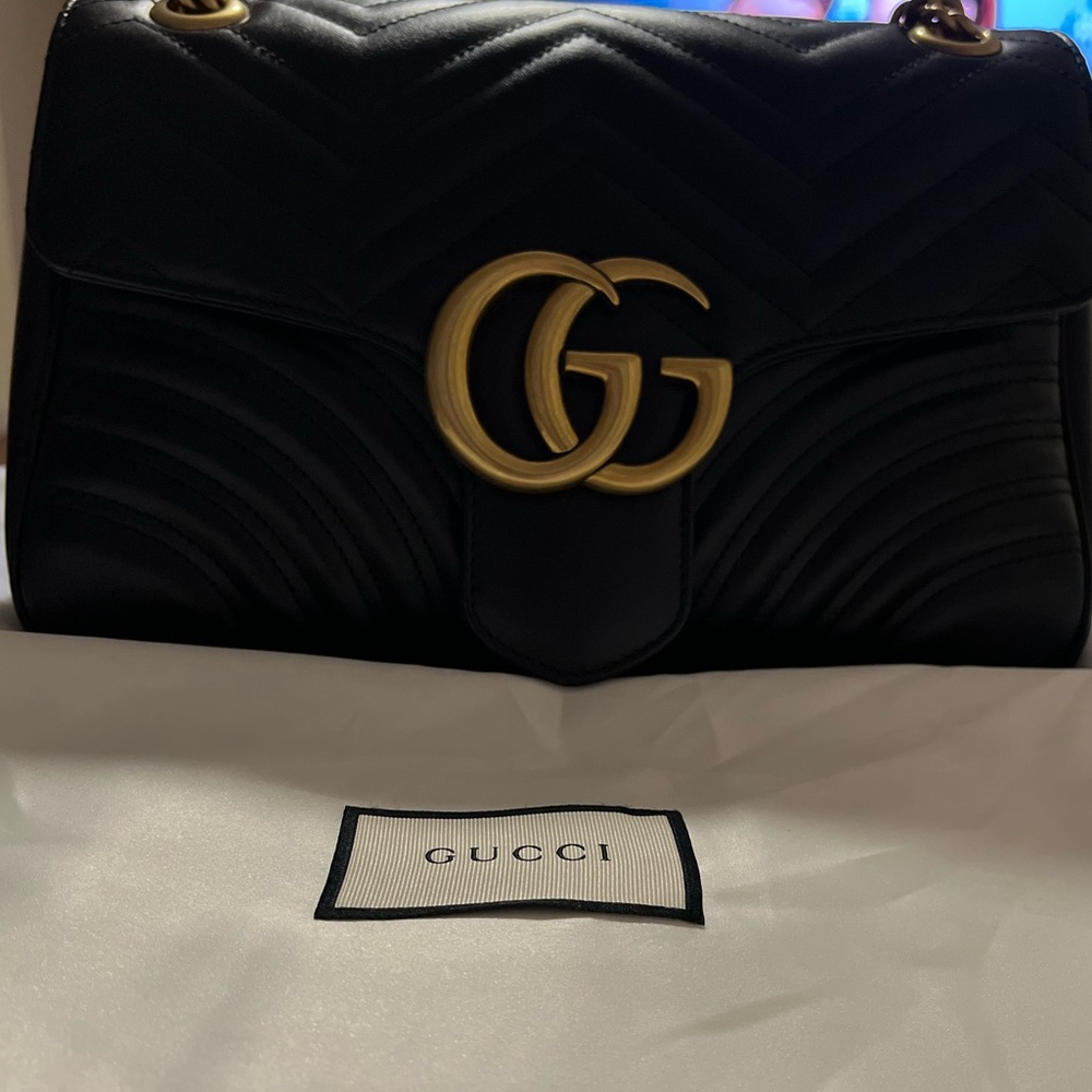 GG Marmont medium shoulder bag